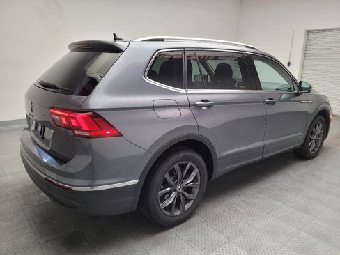 Used 2022 Volkswagen Tiguan SE FWD image 9