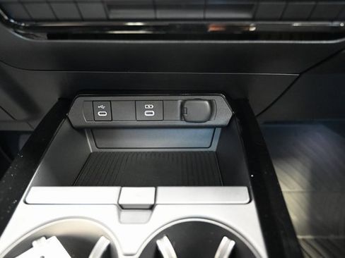 New 2026 Toyota Prius Plug-In Hybrid image 18