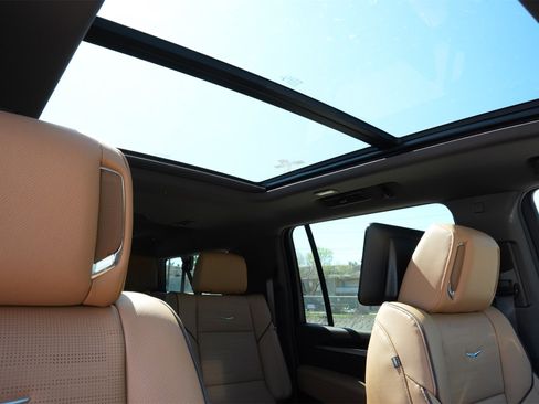 New 2026 Cadillac Escalade ESV Luxury w/ Touring Package image 27