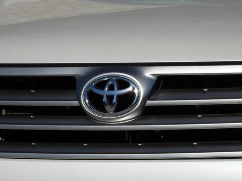 Used 2013 Toyota Highlander Limited FWD image 4