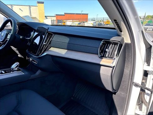 Used 2026 Volvo XC90 B5 Plus w/ Protection Package AWD/4WD image 19