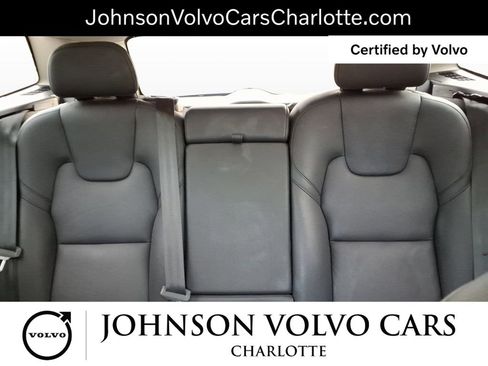 Used 2024 Volvo XC60 B5 Plus image 25