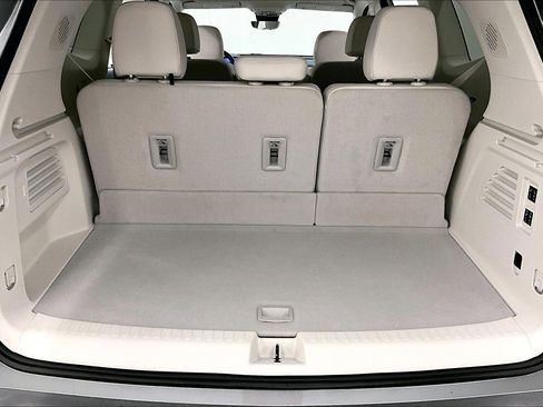 Used 2025 Buick Enclave Avenir w/ Super Cruise Package AWD/4WD image 43