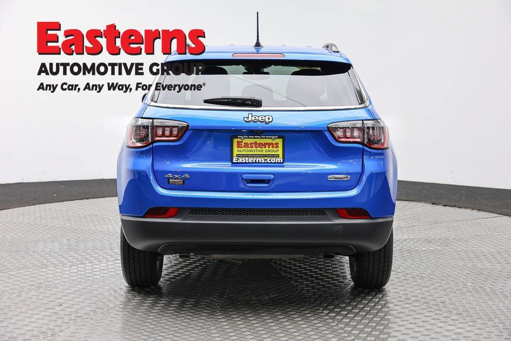 Used 2024 Jeep Compass Latitude AWD/4WD image 8