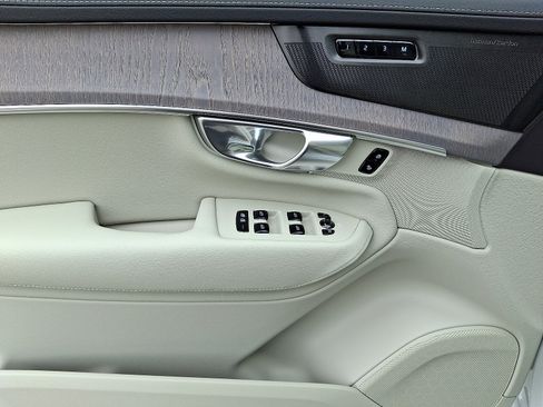 New 2026 Volvo XC90 B6 Ultra w/ Protection Package image 7