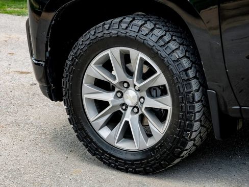Used 2019 Chevrolet Silverado 1500 High Country w/ Z71 Off-Road Package AWD/4WD image 61