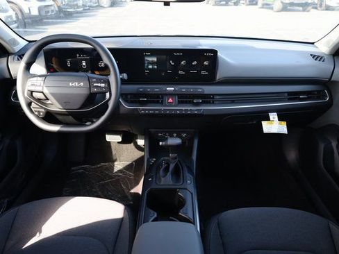 New 2025 Kia K4 LXS image 15