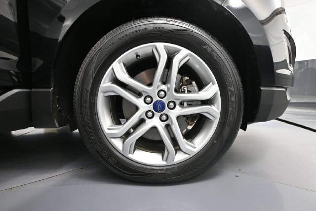 Used 2016 Ford Edge Titanium w/ Technology Package AWD/4WD image 11