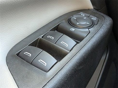 Used 2023 Chevrolet Equinox LS image 21