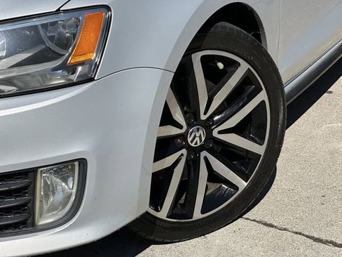 Used 2013 Volkswagen Jetta GLI Autobahn image 10