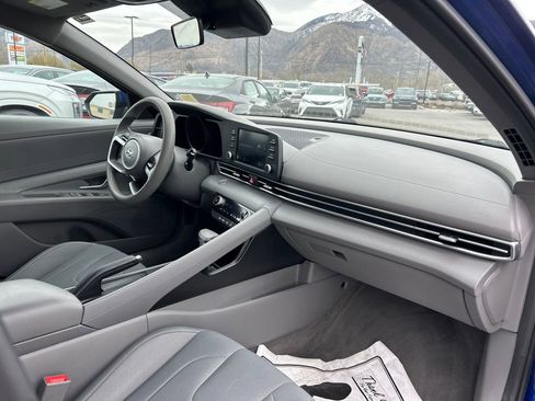 Used 2023 Hyundai Elantra SEL w/ Cargo Package image 13