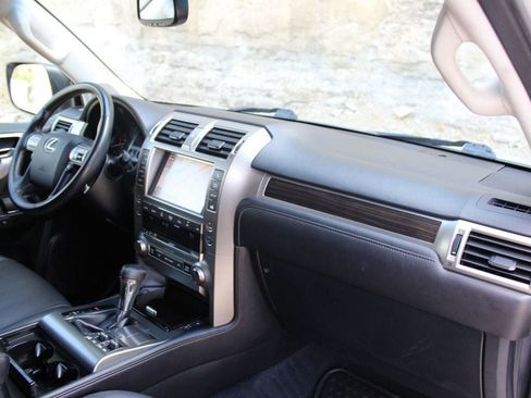 Used 2017 Lexus GX 460 AWD/4WD image 21