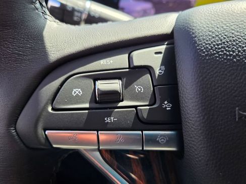 Used 2024 Cadillac Escalade ESV Premium Luxury AWD/4WD image 37