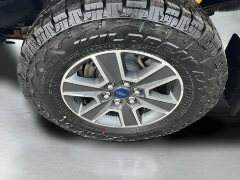 Used 2016 Ford F150 XLT w/ Equipment Group 302A Luxury image 11