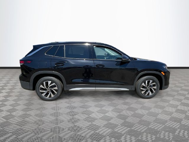 New 2025 Volkswagen Tiguan S FWD image 8
