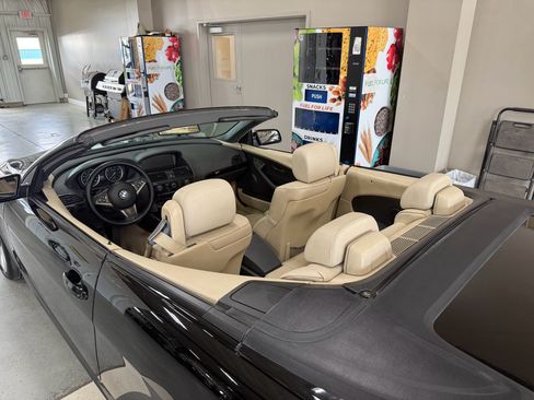 Used 2004 BMW 645Ci Convertible RWD image 13