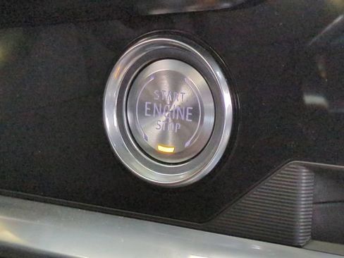 Used 2024 Chevrolet Corvette Stingray Coupe w/ 1LT RWD image 31