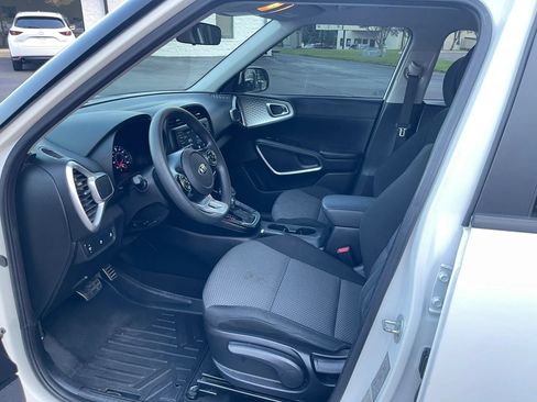 Used 2021 Kia Soul LX FWD image 11