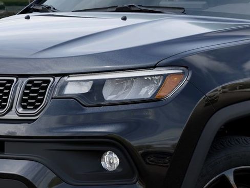 New 2026 Jeep Compass Latitude AWD/4WD image 10