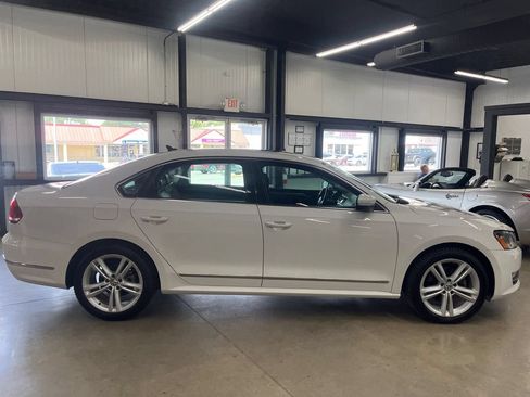 Used 2014 Volkswagen Passat TDI SE FWD image 9