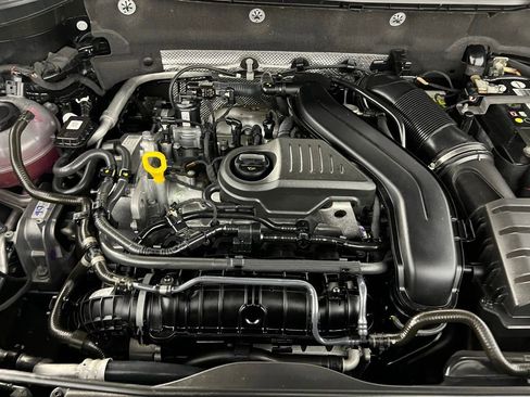 Used 2022 Volkswagen Taos SE image 34