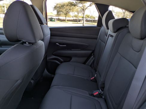 Certified 2026 Hyundai Tucson SE FWD image 14