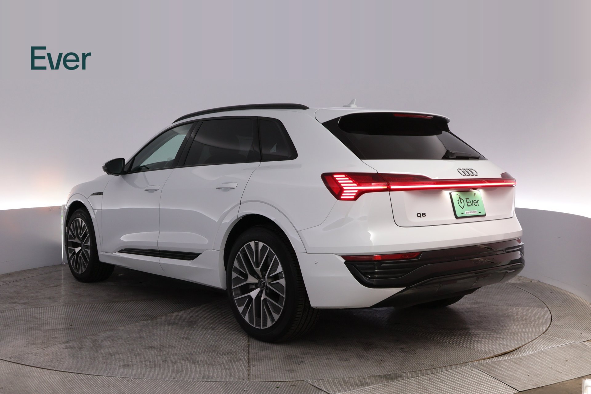 Used 2024 Audi Q8 e-tron Prestige w/ Prestige Package AWD/4WD image 17
