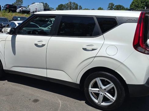 Used 2021 Kia Soul LX FWD image 10