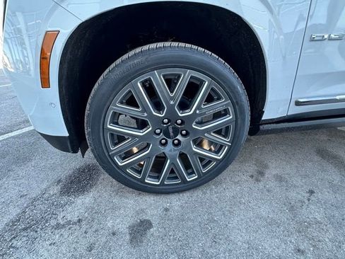 New 2026 GMC Yukon XL Denali Ultimate w/ LPO, Floor Liner Package AWD/4WD image 11