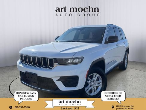 Used 2023 Jeep Grand Cherokee Laredo AWD/4WD image 1