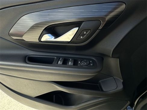 Used 2023 GMC Terrain SLE image 20