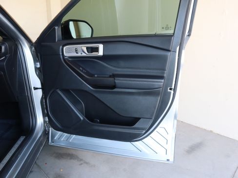 Certified 2020 Ford Explorer Limited w/ Class III Trailer Tow Package RWD image 42
