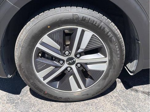 Used 2022 Kia Niro EX FWD image 27