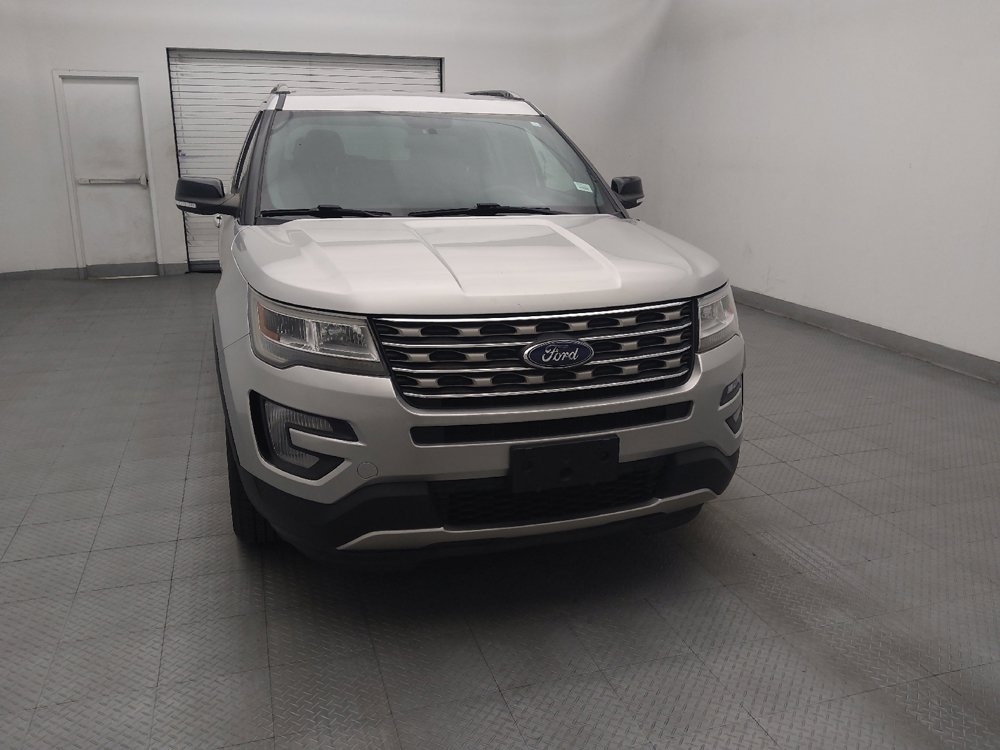 Used 2017 Ford Explorer XLT AWD/4WD image 14