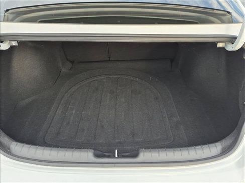Used 2024 Hyundai Elantra SEL w/ Convenience Package FWD image 6