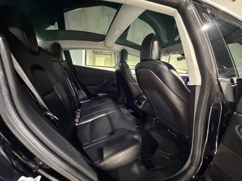 Used 2019 Tesla Model 3 Standard Range image 41