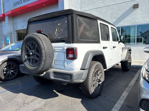 Used 2024 Jeep Wrangler Unlimited Sport AWD/4WD image 5