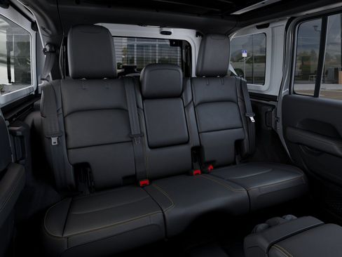 New 2026 Jeep Wrangler Unlimited Sahara AWD/4WD image 15
