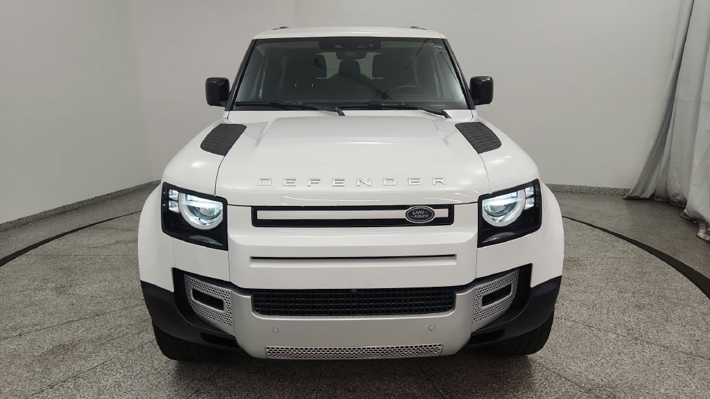 Used 2023 Land Rover Defender 90 S AWD/4WD image 9