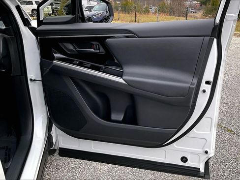 Used 2024 Toyota bZ4X XLE image 22