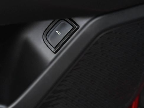 Used 2025 Chevrolet Equinox LT w/ Convenience Package II image 25