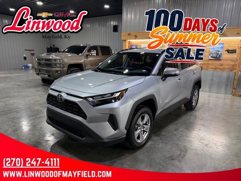 Used 2025 Toyota RAV4 XLE FWD image 4