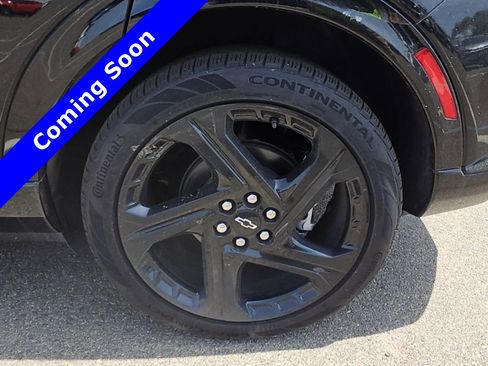 Used 2025 Chevrolet Equinox EV RS FWD image 14
