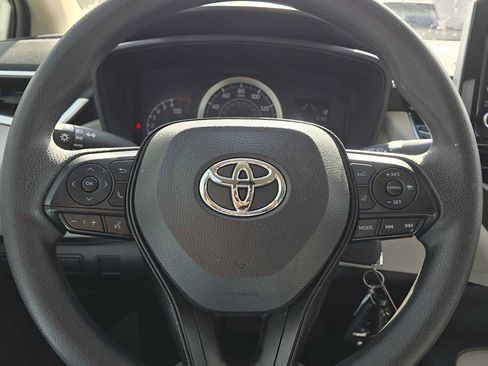 Used 2021 Toyota Corolla LE FWD image 25