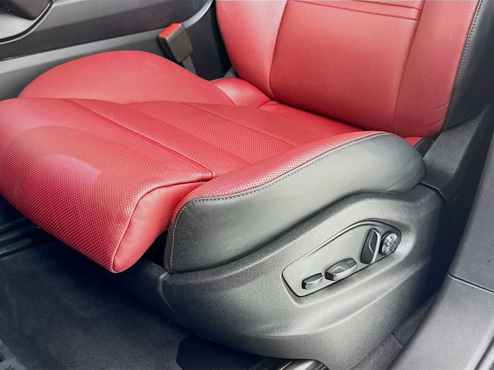 Certified 2026 Porsche Cayenne Coupe AWD/4WD image 13