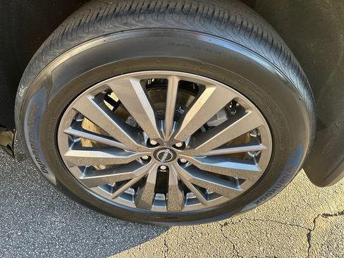 Used 2024 Nissan Pathfinder SL w/ SL Premium Package image 25