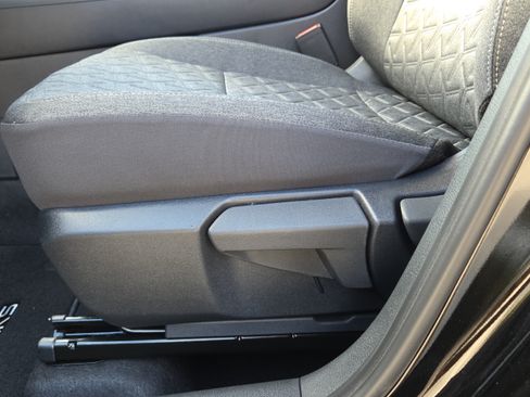 Used 2026 Nissan Kicks SV FWD image 15