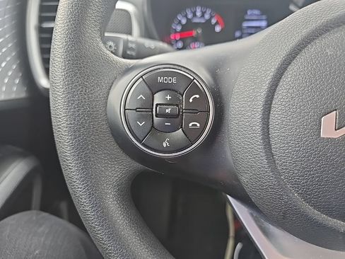 Used 2022 Kia Soul LX w/ Technology Package FWD image 14