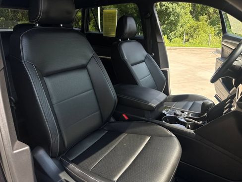 Used 2022 Volkswagen Atlas Cross Sport SE AWD/4WD image 34