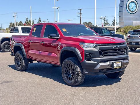 Certified 2023 Chevrolet Colorado Trail Boss w/ Advanced Trailering Package AWD/4WD image 5